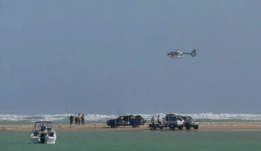 Pilot, teens dead after light plane crashes into ocean