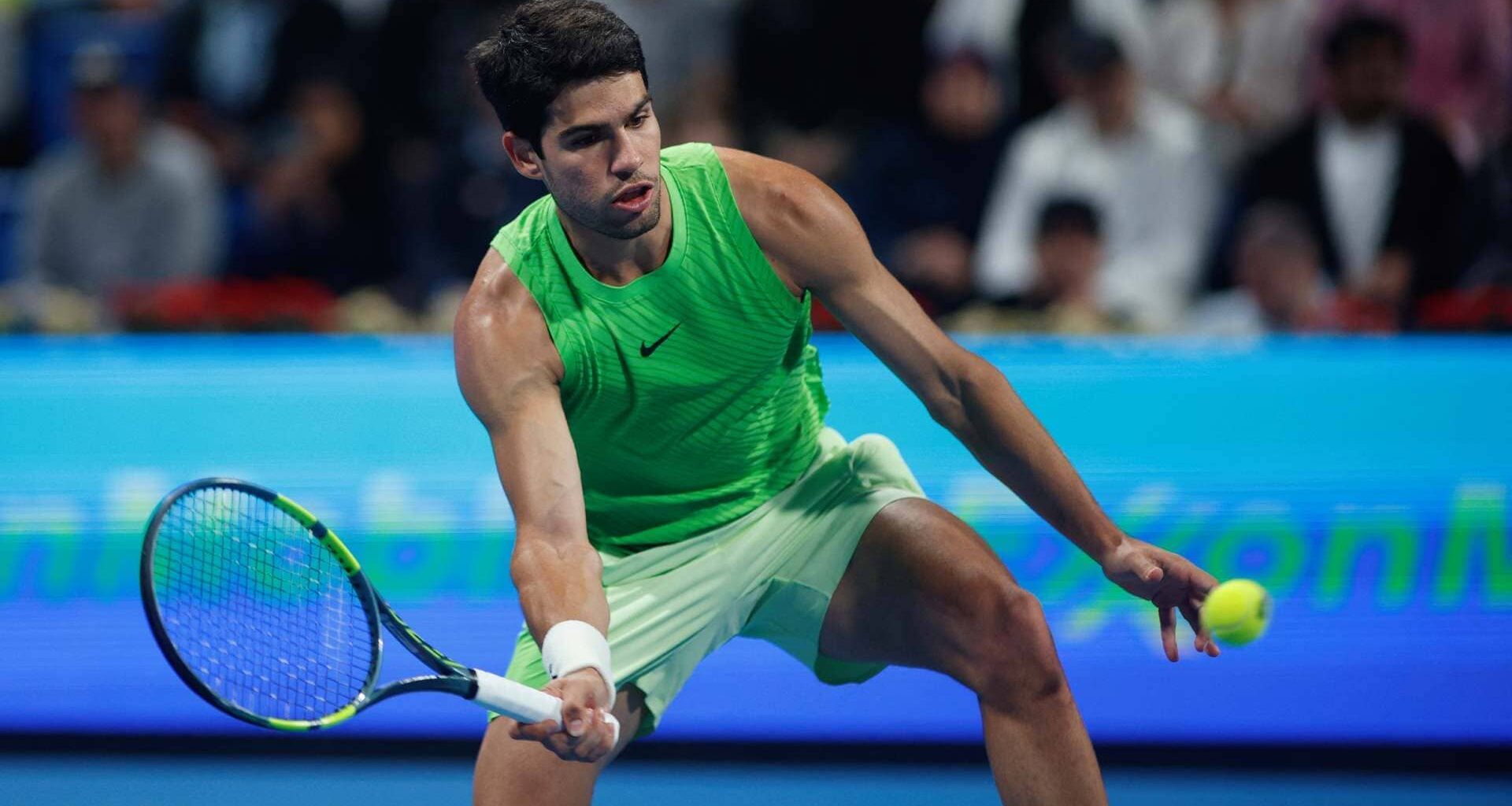 Carlos Alcaraz saves 2 set points in Doha opener, but spins magic for 150th hard-court win | ATP Tour