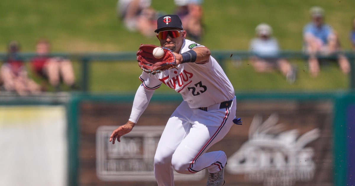 Twins scratch Lewis as a precaution with right side tightness, learn Festa won't be ready for opener