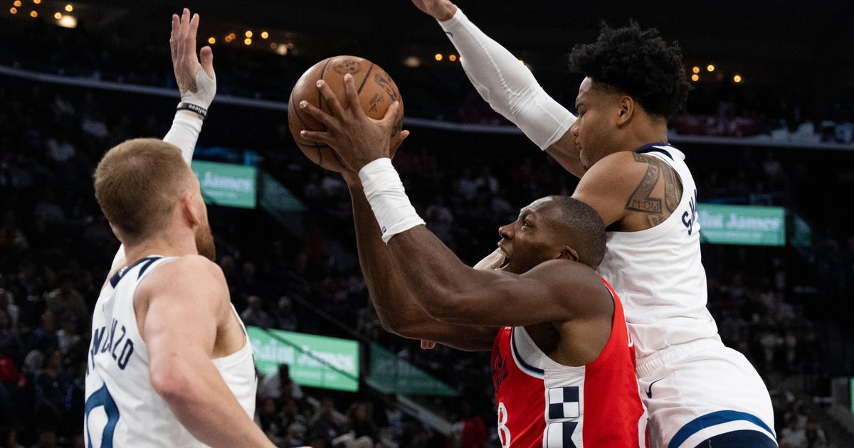 Edwards, Wolves outlast short-handed Clippers 94-88