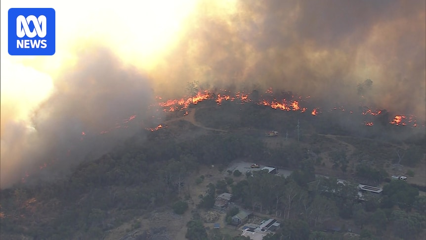 Bushfire warning downgraded for blaze in Darlington, Helena Valley in Perth's eastern suburbs