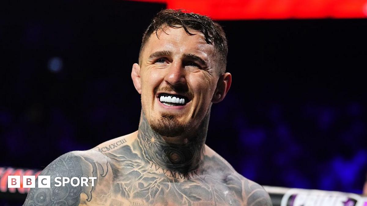 Max Holloway and Charles Oliveira face off