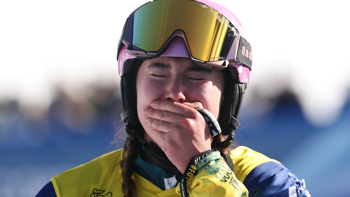 Winter Olympics 2026 | Josie Baff wins gold in women's snowboard cross
