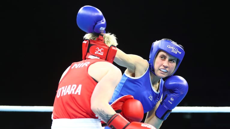 Benny competes against Kristina O'Hara of Northern Ireland at the 2018 Commonwealth Games. 