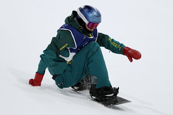 Scotty James falls in the final.