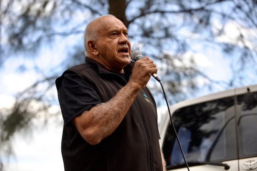 Jim Morrison speaking at a rally at Perth's Banksia Hill detention centre.