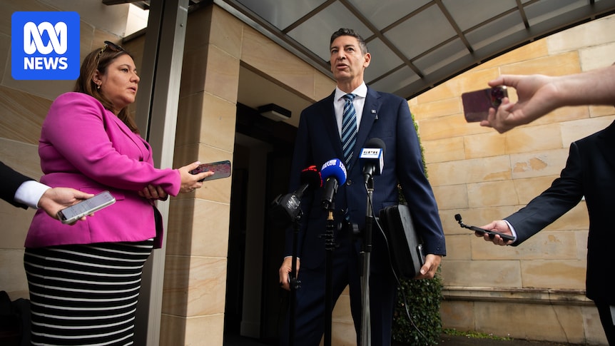 Basil Zempilas apologises to Swan Hills MP Michelle Maynard after incident in WA Parliament