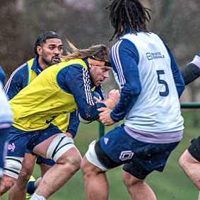 Tom Staniforth training with the French squad.