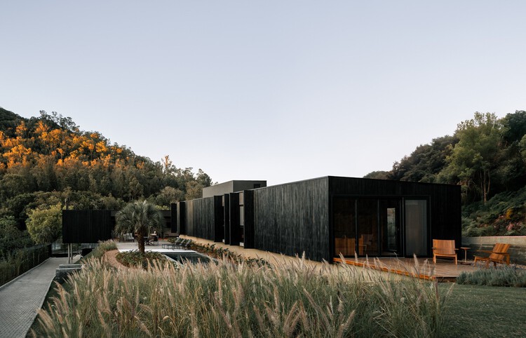 Entremontes House / Harpa Arquitetura - Image 1 of 44