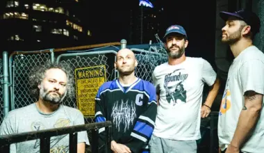 Hear Chat Pile's New Track "Masks" & Their Cover Of Nirvana's "Sifting"