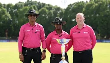 star-sports-on-dark-background