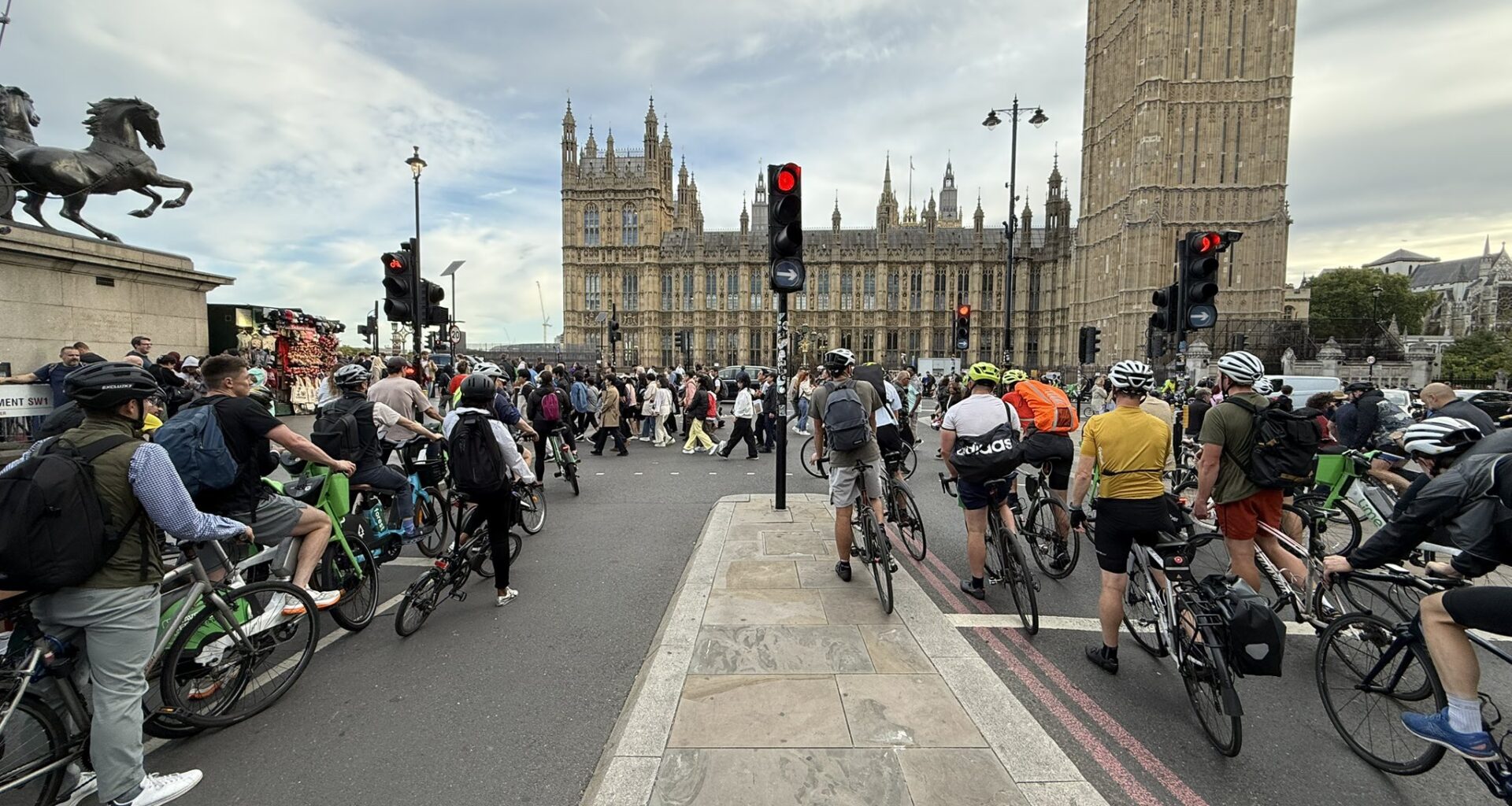 The MET disbanding its cycling and motorbike safety units has caused outrage, but I don't think it's all bad - Cycling News | Bike Reviews