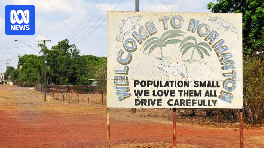 Small plane crashes in Normanton, north-west Queensland, starting grass fire and knocking out power
