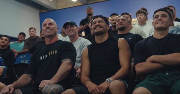 Ex-NRL player Dayne Weston delivers wellbeing message to Warriors