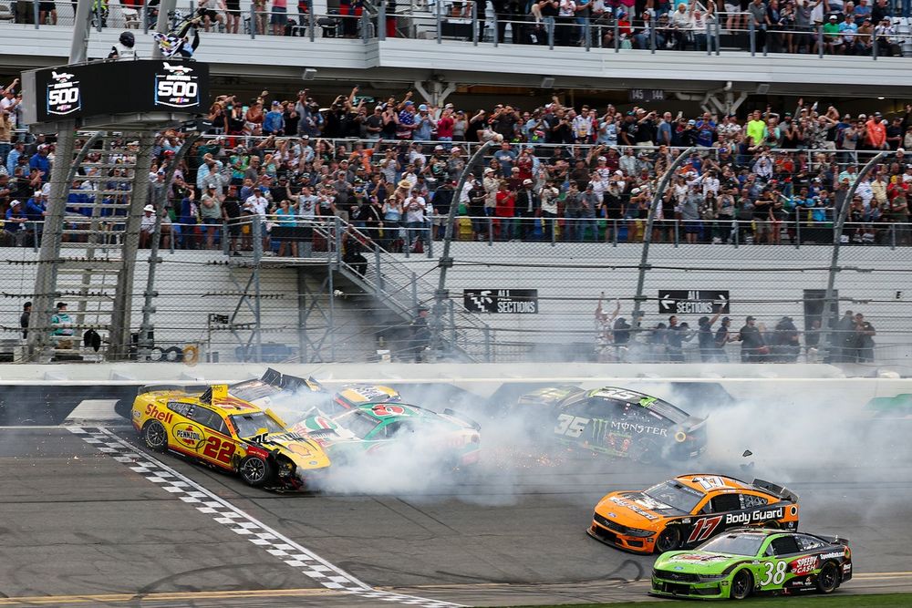 Daytona 500 final lap crash involving Joey Logano, Chase Elliott, Riley Herbst, and Brad Keselowski