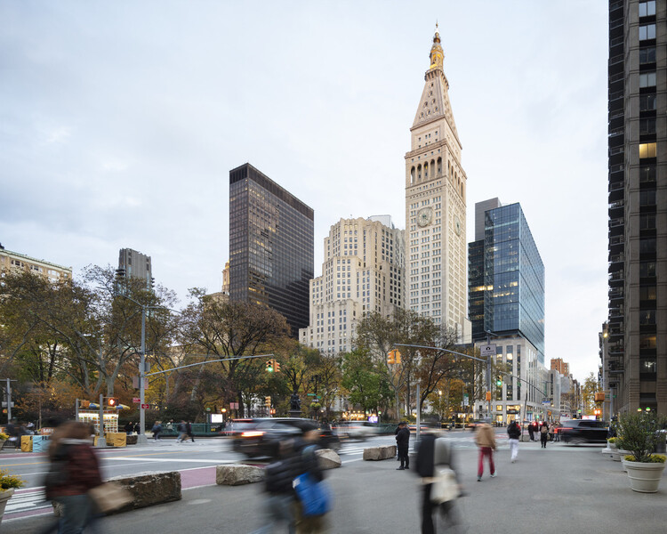 Dispatched: Architecture of the American Post Office and the Privatization of Civic Space - Image 1 of 15