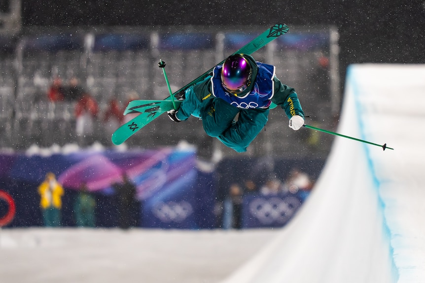 Indra Brown completes a trick in the halfpipe
