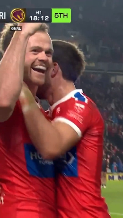 Joe Burgess finishes off incredible Hull KR try