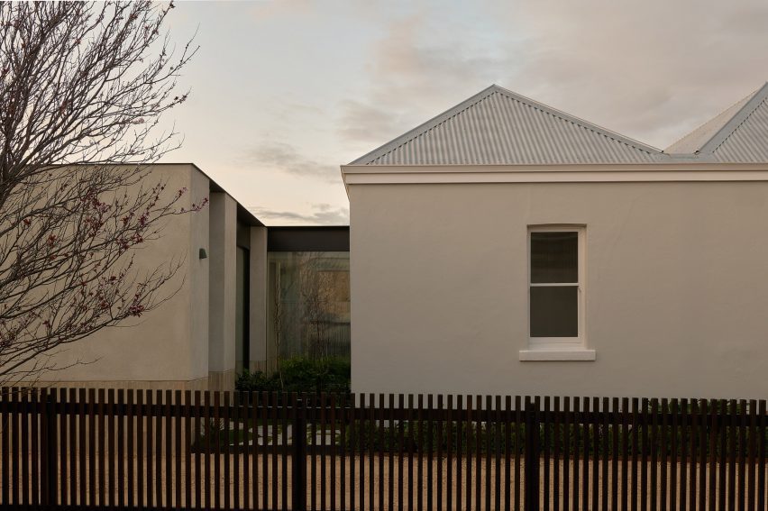 Exterior of Gilbert's House by Castley McCrimmon Architects