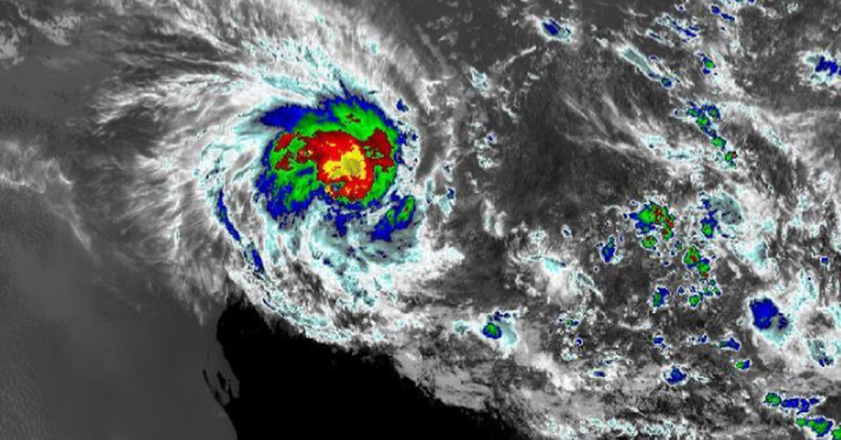 Tropical Cyclone Mitchell to break eight-year record when it makes landfall as category 3 storm