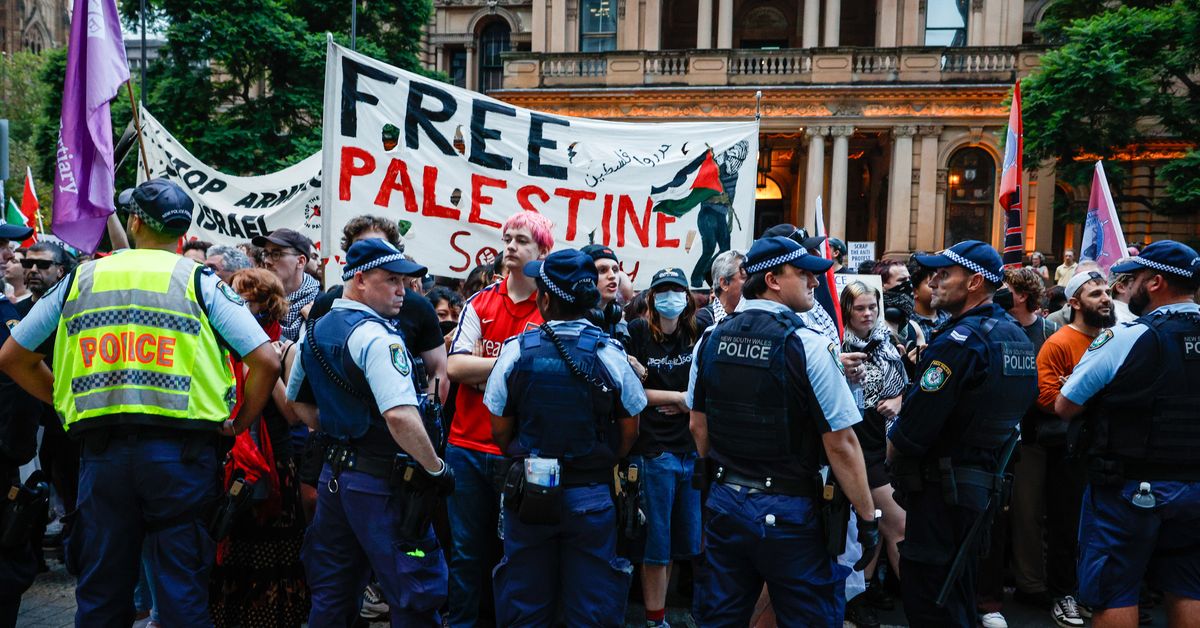 NSW police lift restrictions on protests introduced in wake of Bondi terror attack