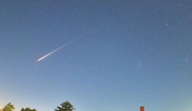 Bright light seen across Victorian skies believed to be from Elon Musk's satellites