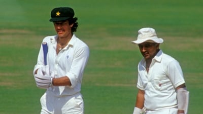 Imran Khan and Sunil Gavaskar batting together in 1987 (AFP)
