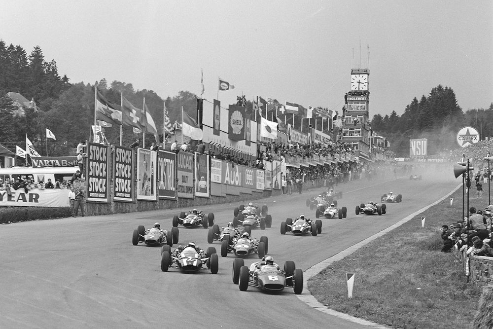 Surtees (6) won at Spa; 
Brabham (3) survived
a spin to finish fourth