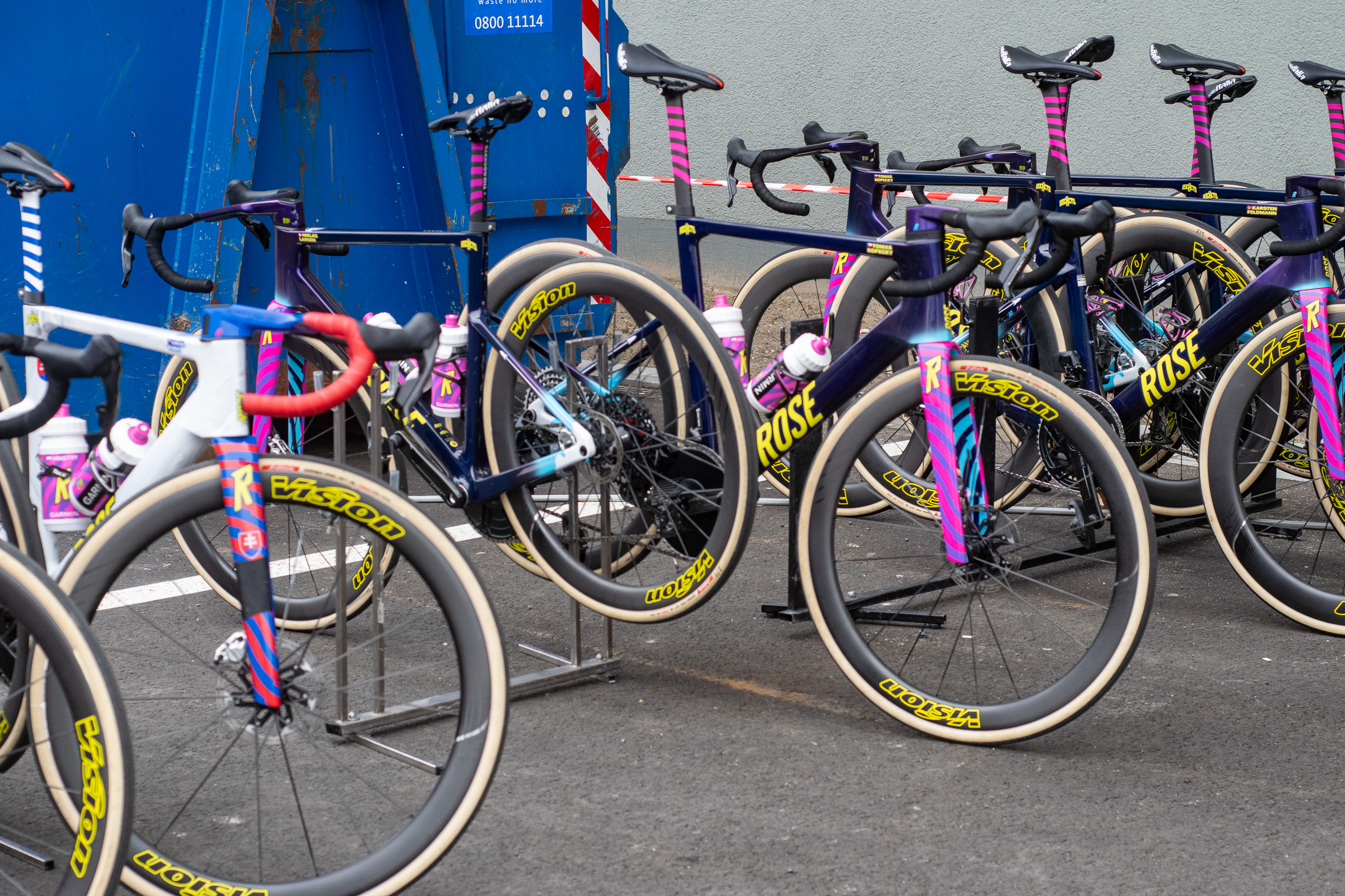 Unibet Rose Rockets working on team bikes with SRAM technicians