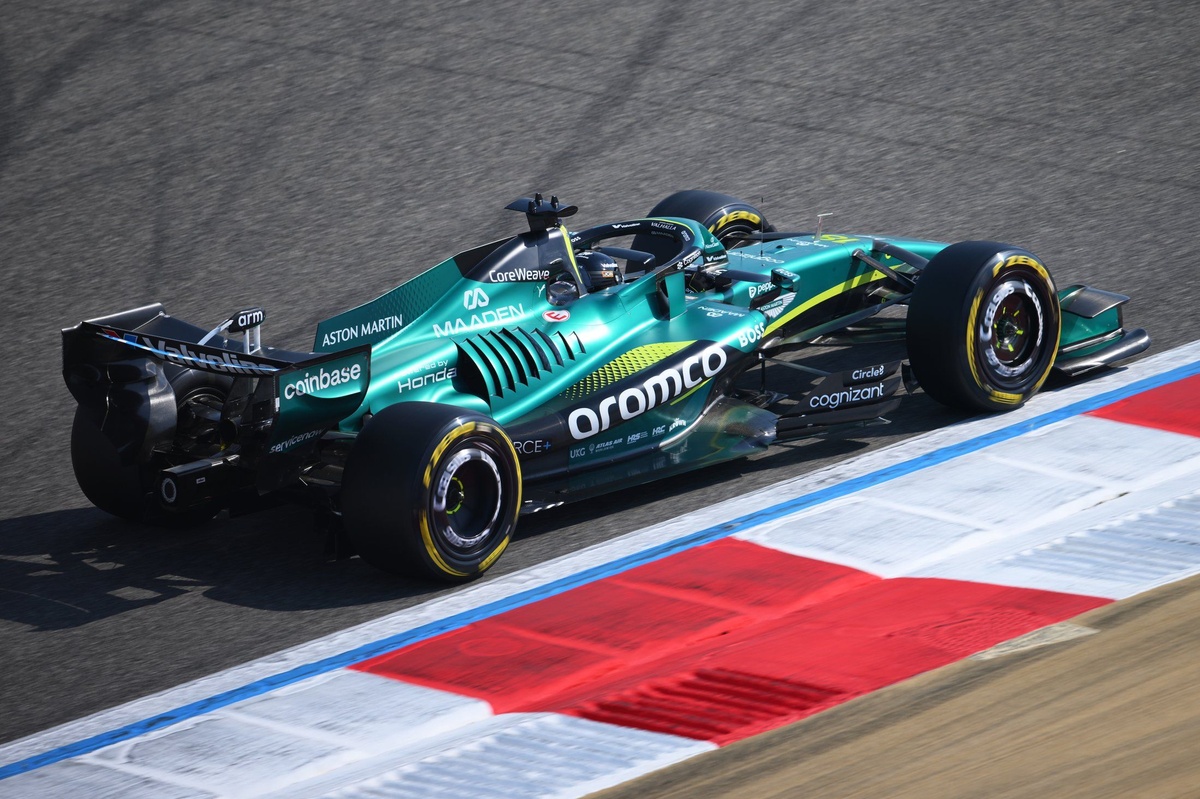 Aston Martin ends F1 Bahrain pre-season test early after six laps on final day