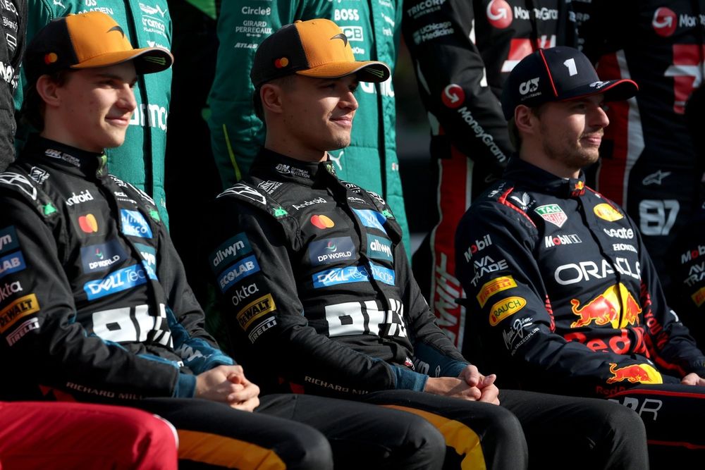 Lando Norris, McLaren, Oscar Piastri, McLaren, Max Verstappen, Red Bull Racing
