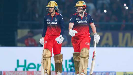 mandhana-and-voll-added-a-record-wpl-partnership-of-165-runs