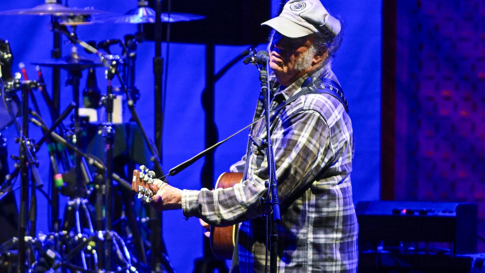 Neil Young Cancels All 2026 Concert Dates