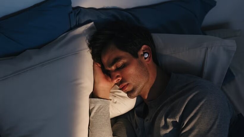 These Wireless Earbuds Monitor Your Brainwaves While You Sleep