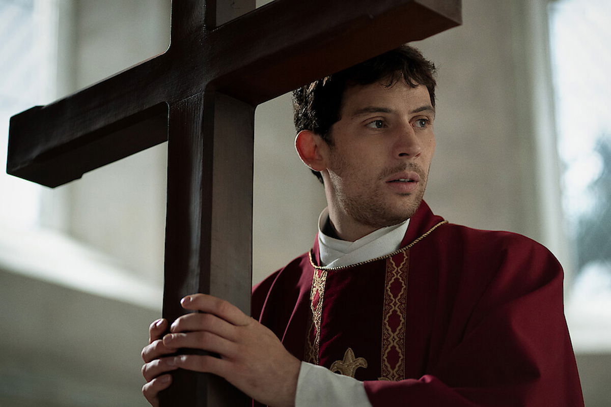 O'Connor, Buckley, Johnson Join "Sisters"