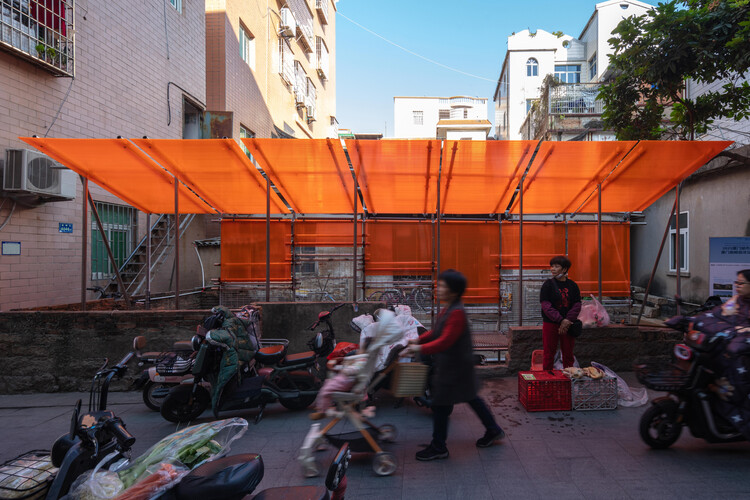 Orange Fence / TAG - Exterior Photography