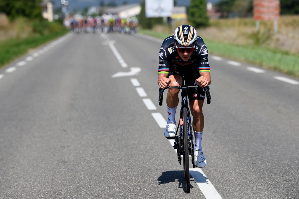 LARRA-BELAGUA, SPAIN - SEPTEMBER 09: Remco Evenepoel of Belgium and Team Soudal - Quick Step attacks during the 78th Tour of Spain 2023, Stage 14 a 156.2km stage from Sauveterre-de-B&eacute;arn to Larra-Belagua 1588m / #UCIWT / on September 09, 2023 in Larra-Belagua, Spain. (Photo by Tim de Waele/Getty Images)