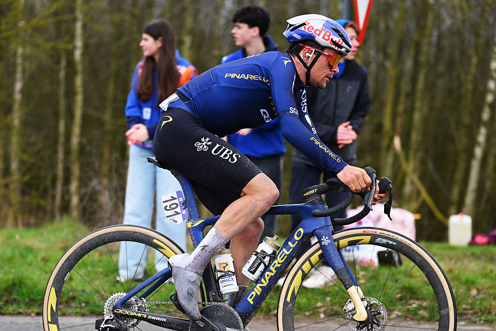 NIVONE, BELGIUM - FEBRUARY 28: Thomas Pidcock of Great Britain and Team Pinarello Q36.5 Pro Cycling competes during the 21st Omloop Het Nieuwsblad 2026, Men&amp;apos;s Elite a 207.2km one day race from Ghent to Ninove / #UCIWT / on February 28, 2026 in Ninove, Belgium. (Photo by Tim de Waele/Getty Images)