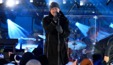 Tim McGraw rocks intermission performance at 2026 Stadium Series in Tampa
