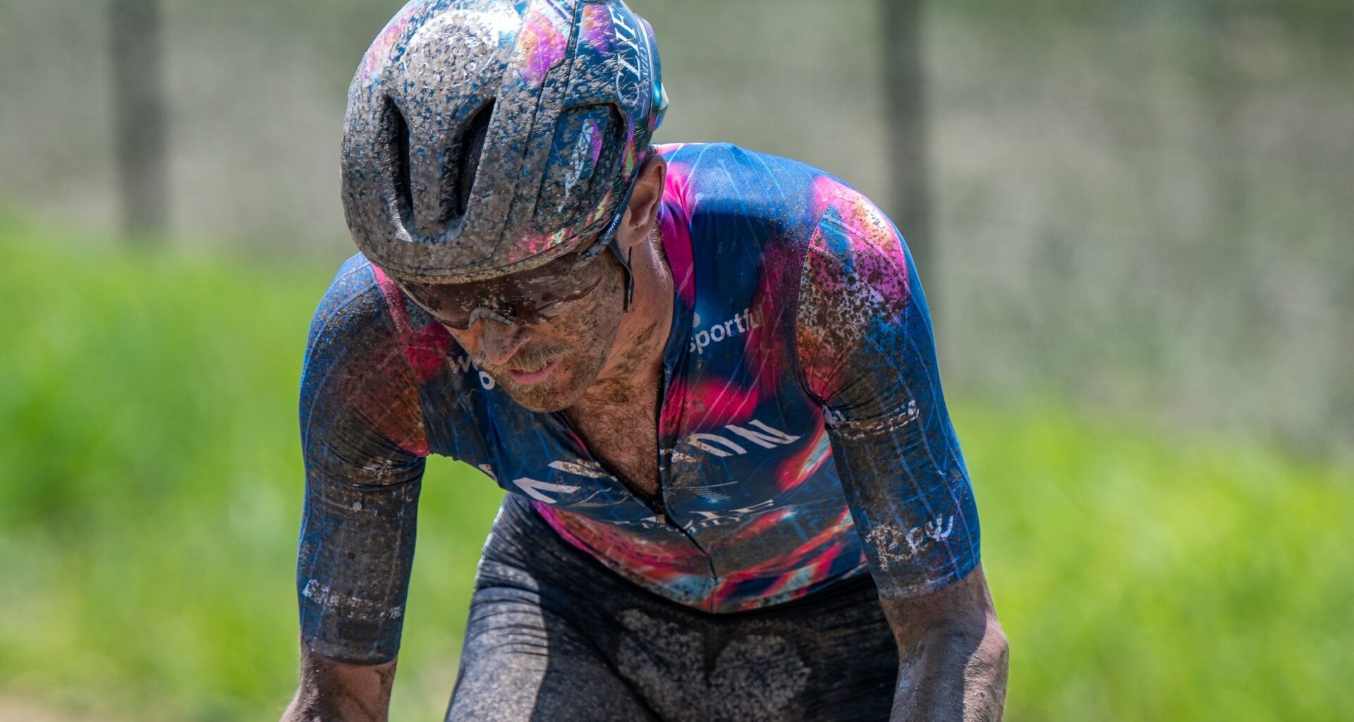 Peter Stetina takes the microphone for live stream at Santa Vall; Deanna Mayles wins Old Man Winter as former winner Maddie Munro goes off course - Gravel Bits