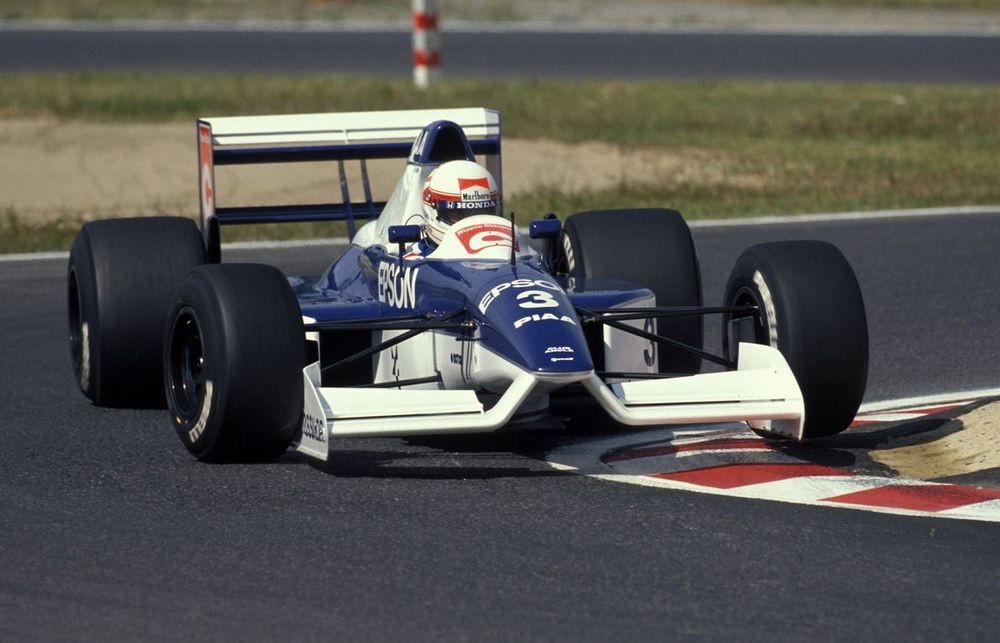 Satoru Nakajima (Tyrrell) en 1990
