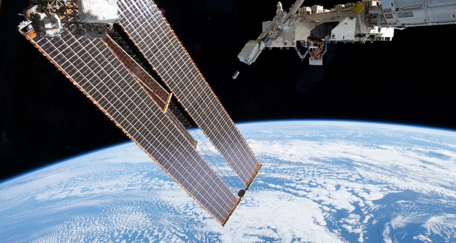 satellite technology Greece