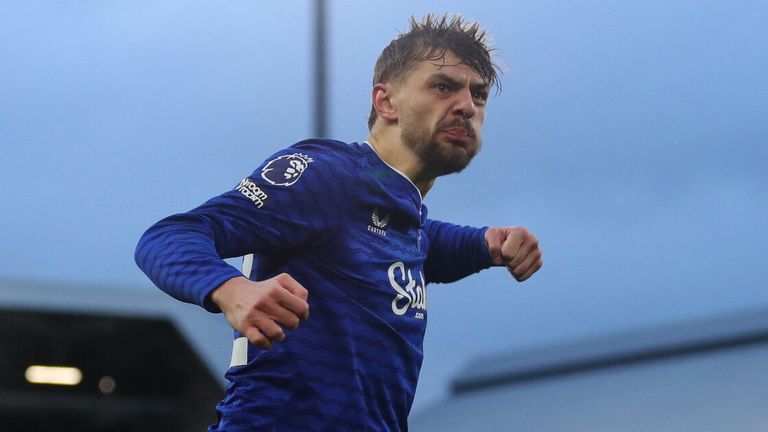 Kiernan Dewsbury-Hall celebrates after equalising for Everton at Craven Cottage