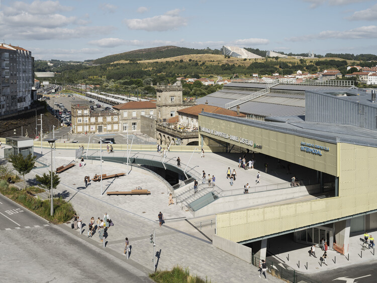 Train Station and Footbridge / Estudio Herreros - Exterior Photography