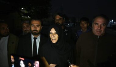 PTI supporters rally as authorities block family visits to Imran Khan