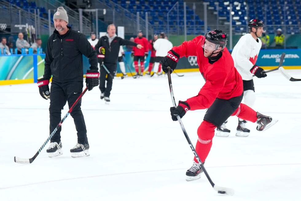McDavid on the Metro in Milan: Canada's NHL players stick out at the Olympics