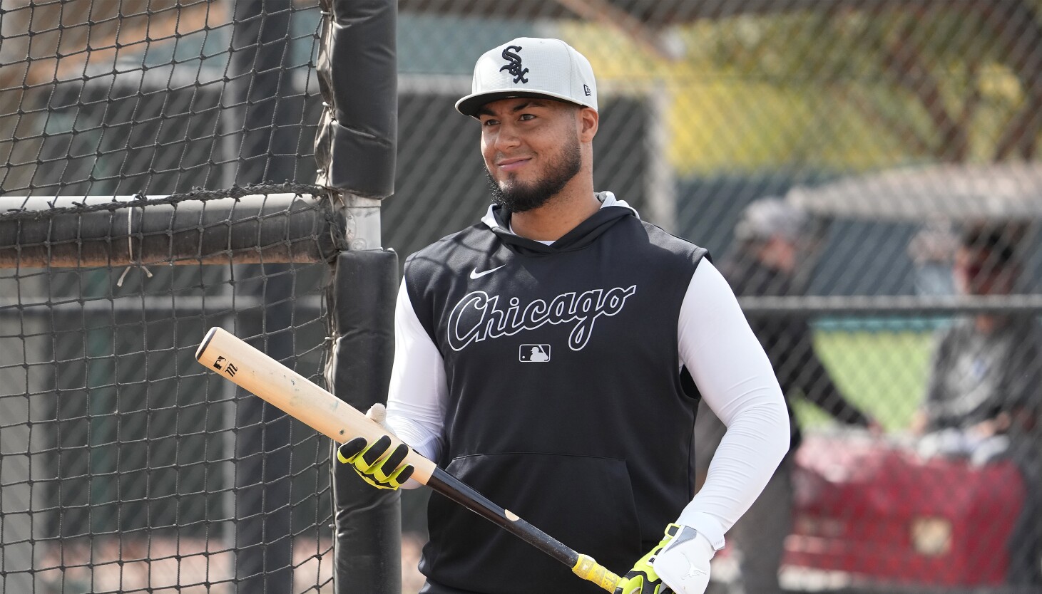 Lenyn Sosa hoping to make White Sox' roster without a permanent spot