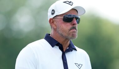 Phil Mickelson cites 'family health matter' for pulling out of LIV Golf Adelaide – Australian Golf Digest