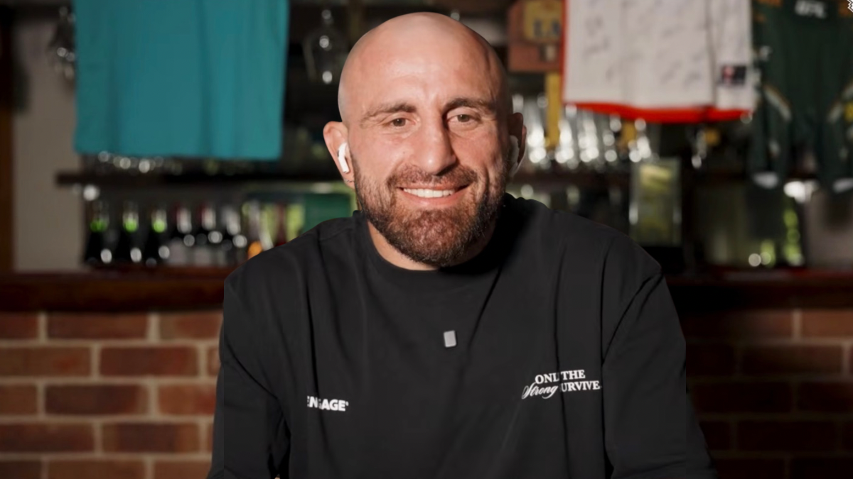 Alexander Volkanovski Signs New UFC Contract After UFC 325