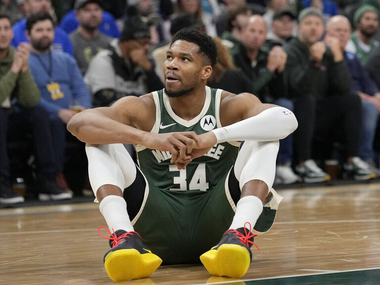 Report: Bucks submit counteroffers to teams pursuing Giannis